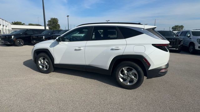 Hyundai Tucson Vehicle Full-screen Gallery Image 09