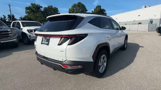 Hyundai Tucson Vehicle Full-screen Gallery Image 11