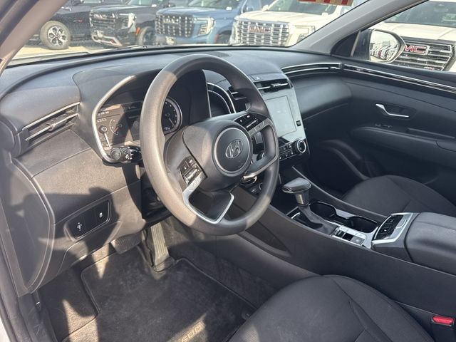 Hyundai Tucson Vehicle Full-screen Gallery Image 13