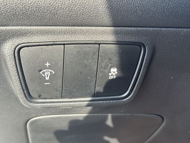 Hyundai Tucson Vehicle Full-screen Gallery Image 21