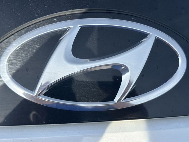 Hyundai Tucson Vehicle Full-screen Gallery Image 33