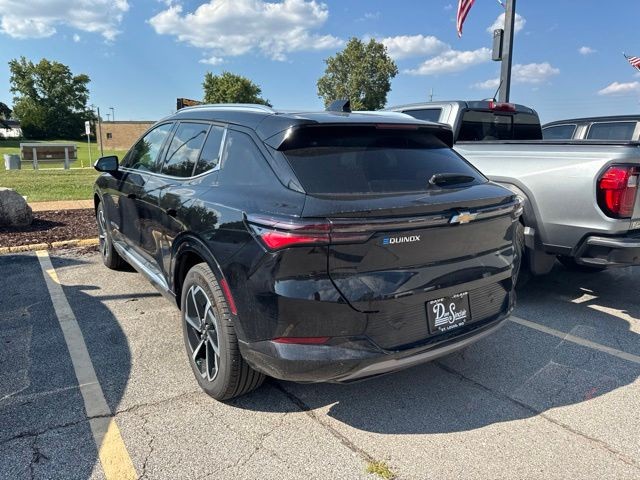 Chevrolet Equinox EV Vehicle Full-screen Gallery Image 14