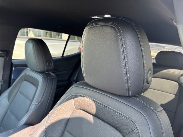 Chevrolet Equinox EV Vehicle Full-screen Gallery Image 18