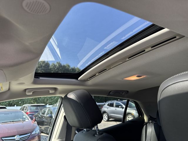 Buick Encore Vehicle Full-screen Gallery Image 22