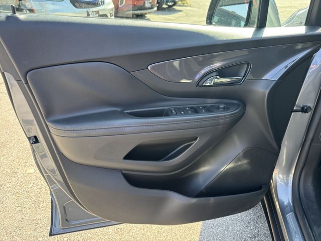 Buick Encore Vehicle Full-screen Gallery Image 25
