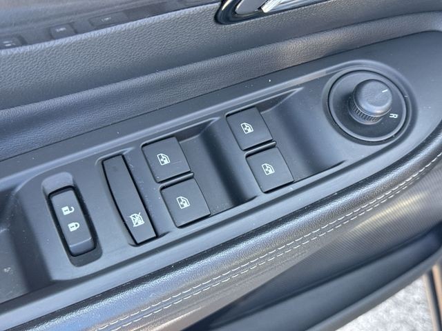 Buick Encore Vehicle Full-screen Gallery Image 26