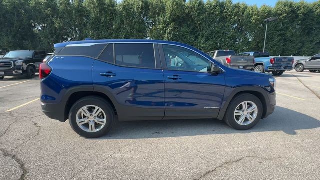 GMC Terrain Vehicle Full-screen Gallery Image 11