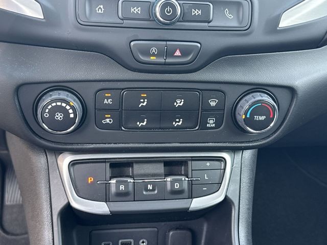 GMC Terrain Vehicle Full-screen Gallery Image 21
