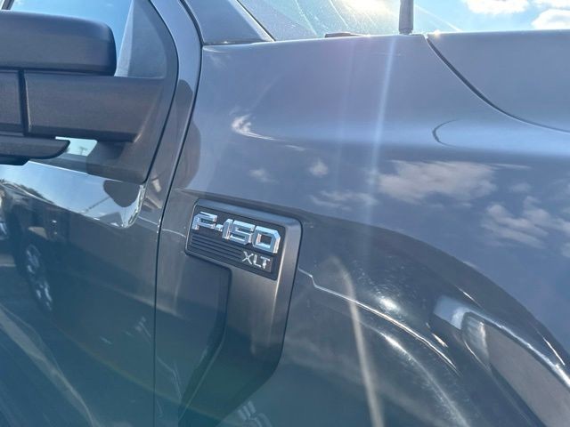 Ford F-150 Vehicle Full-screen Gallery Image 14