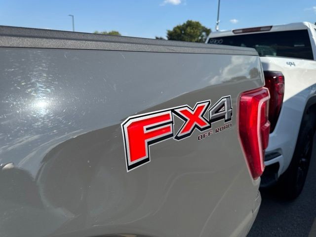 Ford F-150 Vehicle Full-screen Gallery Image 18
