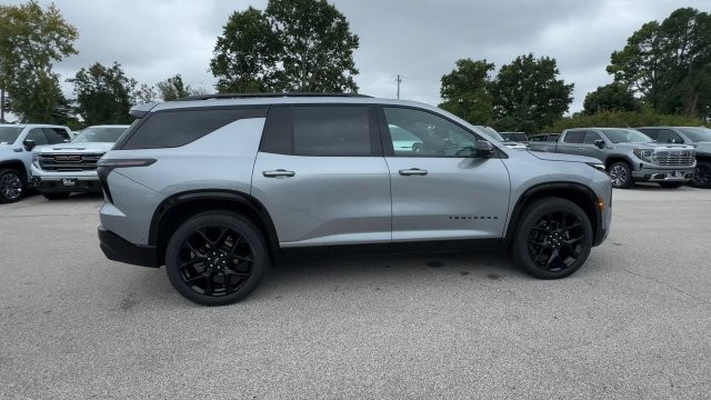 Chevrolet Traverse Vehicle Full-screen Gallery Image 02