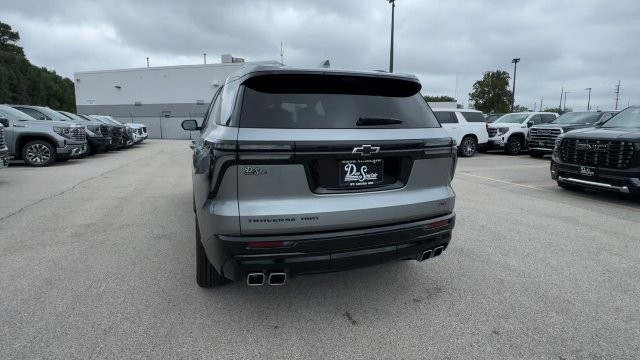 Chevrolet Traverse Vehicle Full-screen Gallery Image 10
