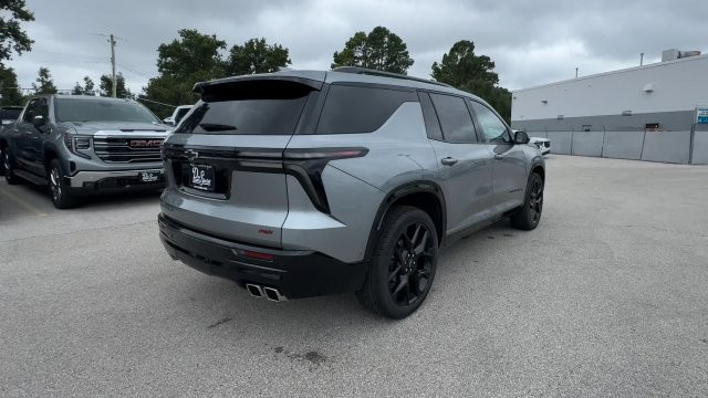 Chevrolet Traverse Vehicle Full-screen Gallery Image 11
