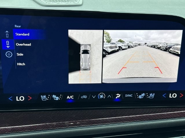 Chevrolet Traverse Vehicle Full-screen Gallery Image 19
