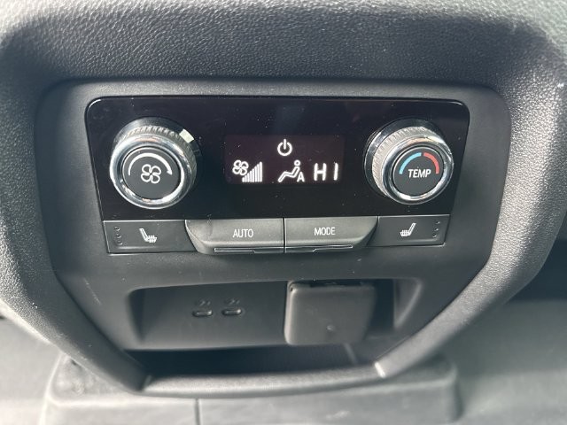 Chevrolet Traverse Vehicle Full-screen Gallery Image 26