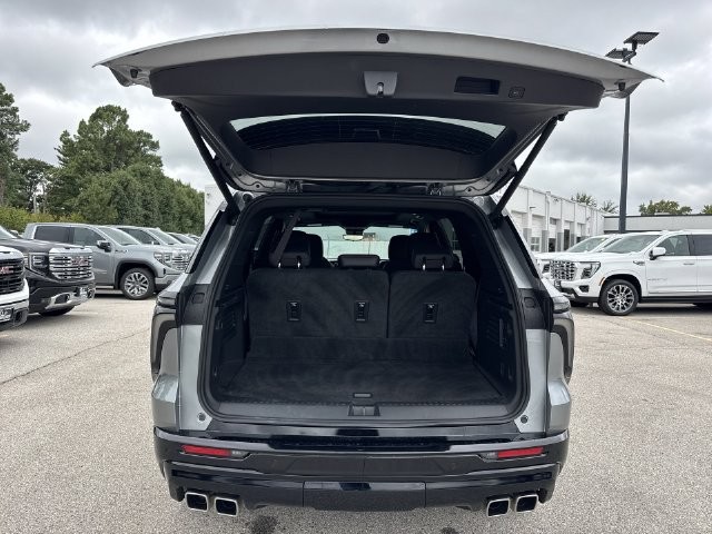 Chevrolet Traverse Vehicle Full-screen Gallery Image 31
