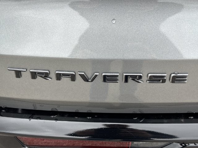 Chevrolet Traverse Vehicle Full-screen Gallery Image 37