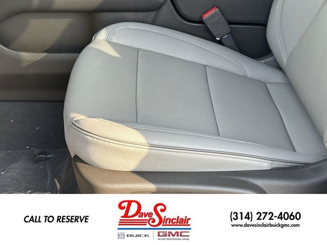 GMC Yukon XL Vehicle Full-screen Gallery Image 12