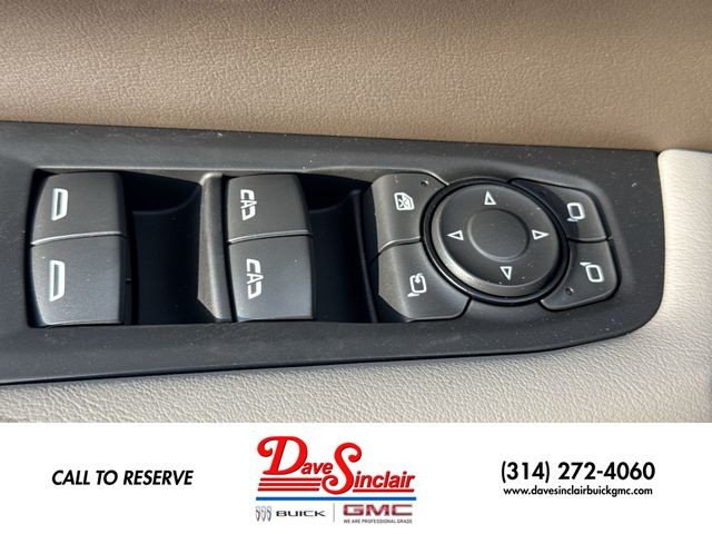 GMC Yukon XL Vehicle Full-screen Gallery Image 13