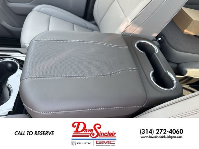 GMC Yukon XL Vehicle Full-screen Gallery Image 21