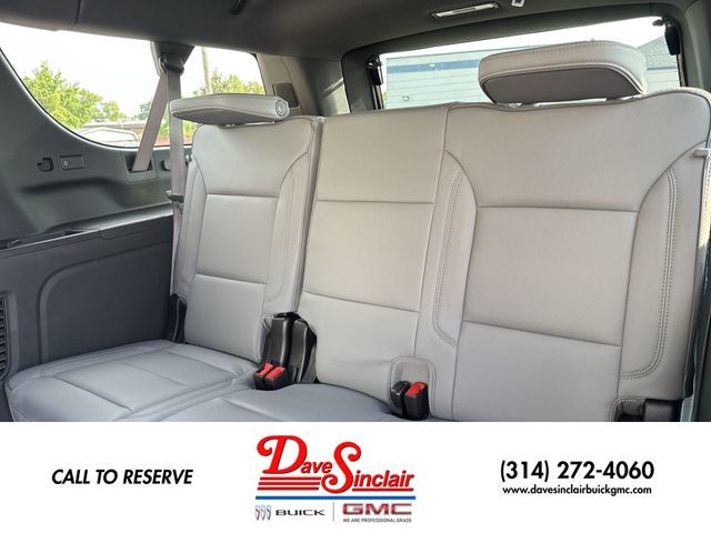GMC Yukon XL Vehicle Full-screen Gallery Image 24