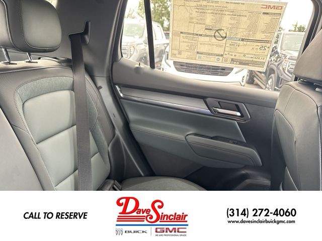 GMC Terrain Vehicle Full-screen Gallery Image 15