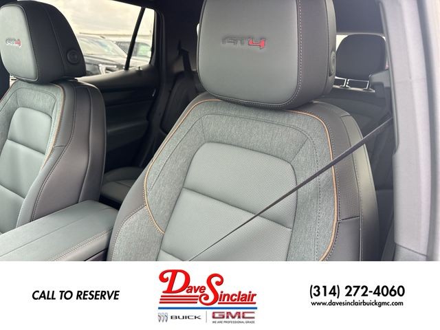 GMC Terrain Vehicle Full-screen Gallery Image 17