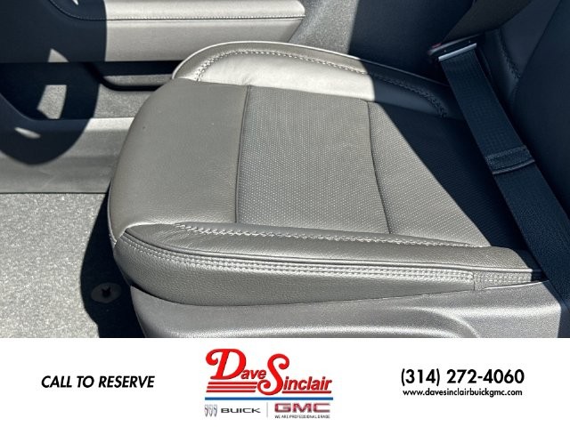GMC Sierra 1500 Vehicle Full-screen Gallery Image 12