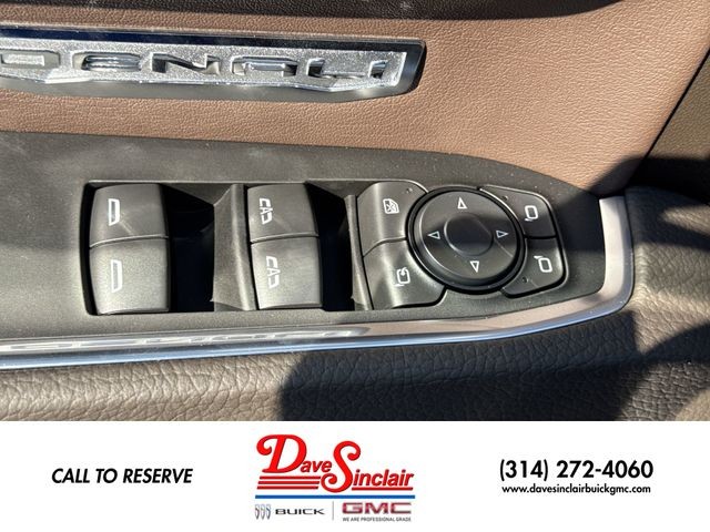 GMC Sierra 1500 Vehicle Full-screen Gallery Image 13