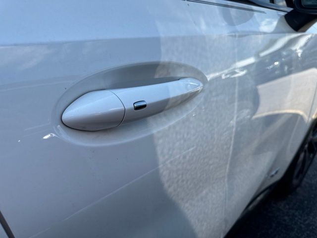 Buick Envision Vehicle Full-screen Gallery Image 14