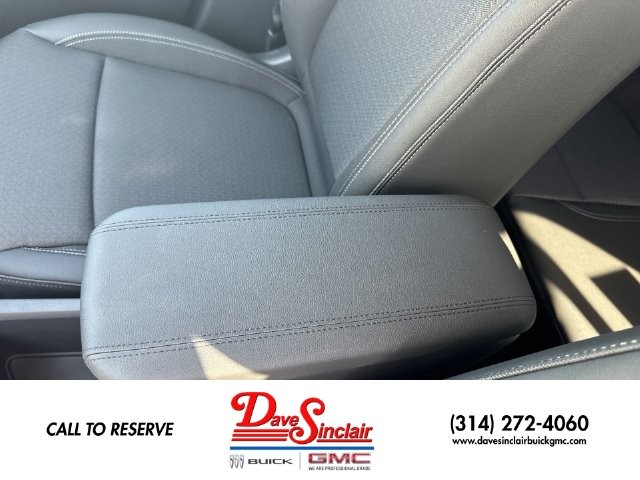 Buick Encore GX Vehicle Full-screen Gallery Image 20