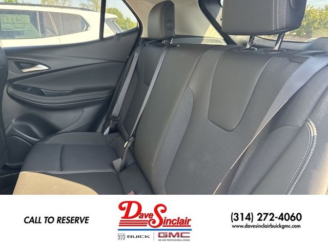 Buick Encore GX Vehicle Full-screen Gallery Image 21