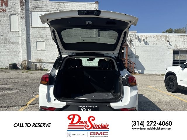Buick Encore GX Vehicle Full-screen Gallery Image 22