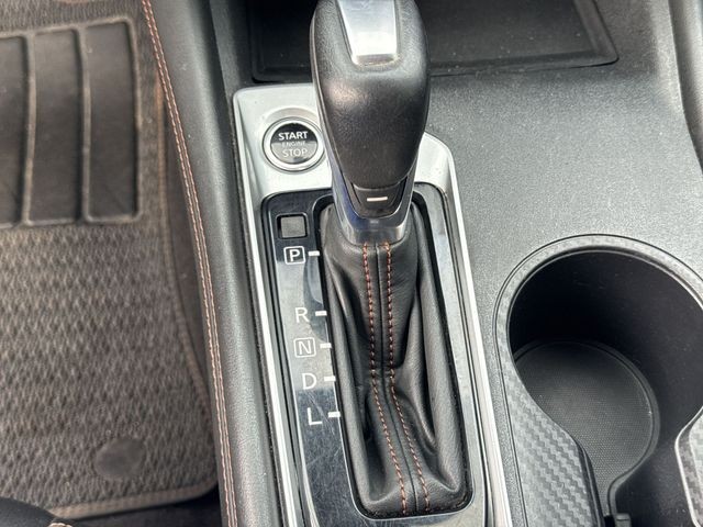 Nissan Altima Vehicle Full-screen Gallery Image 25