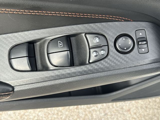 Nissan Altima Vehicle Full-screen Gallery Image 31