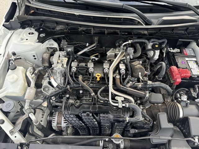 Nissan Altima Vehicle Full-screen Gallery Image 37