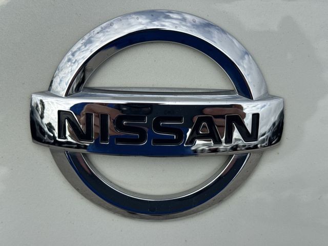 Nissan Altima Vehicle Full-screen Gallery Image 38