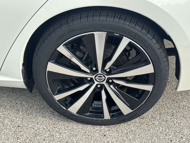 Nissan Altima Vehicle Full-screen Gallery Image 40