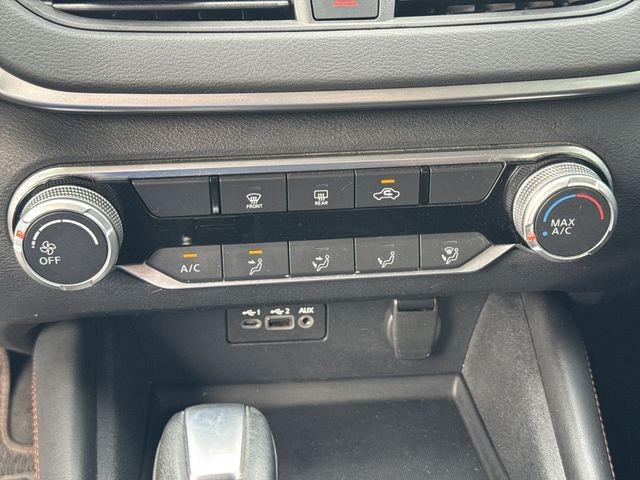 Nissan Altima Vehicle Full-screen Gallery Image 42