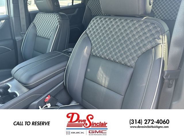 GMC Acadia Vehicle Full-screen Gallery Image 11