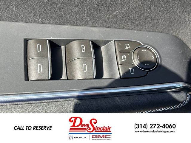 GMC Acadia Vehicle Full-screen Gallery Image 13