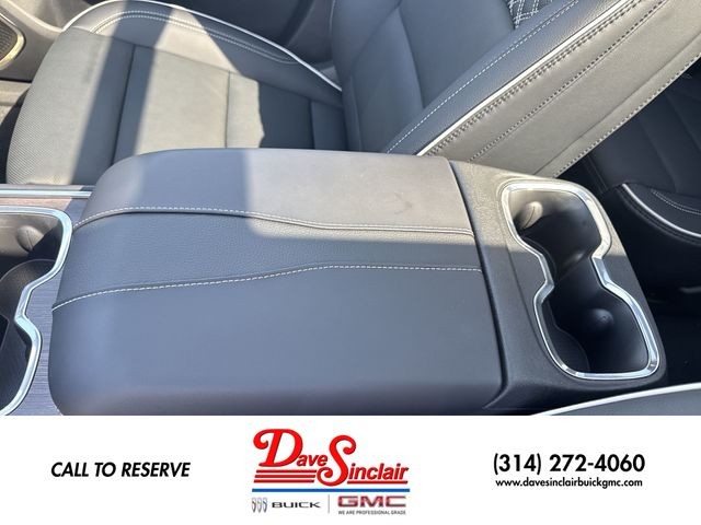 GMC Acadia Vehicle Full-screen Gallery Image 21