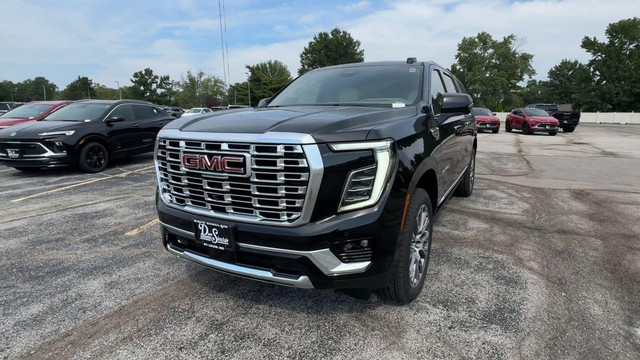 GMC Yukon XL Vehicle Full-screen Gallery Image 04