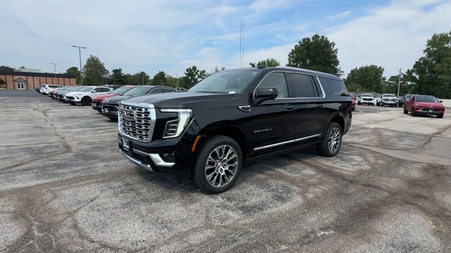 GMC Yukon XL Vehicle Full-screen Gallery Image 05