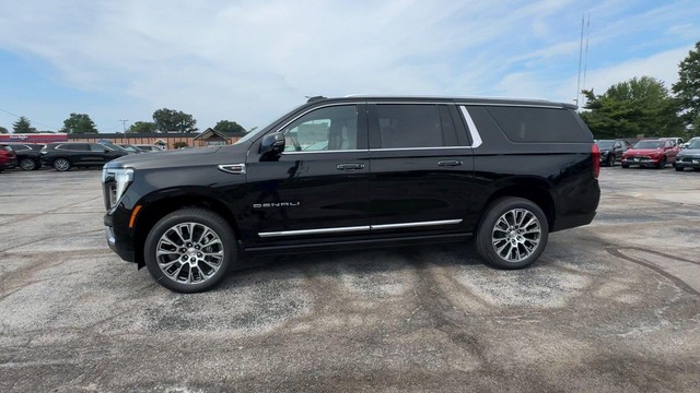 GMC Yukon XL Vehicle Full-screen Gallery Image 06