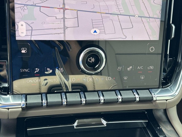 GMC Yukon XL Vehicle Full-screen Gallery Image 19