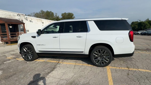 GMC Yukon XL Vehicle Full-screen Gallery Image 07