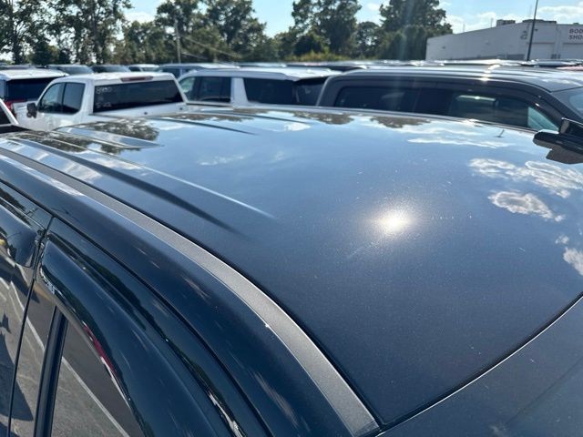 Chevrolet Silverado 1500 Vehicle Full-screen Gallery Image 18