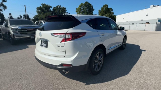 Acura RDX Vehicle Full-screen Gallery Image 11
