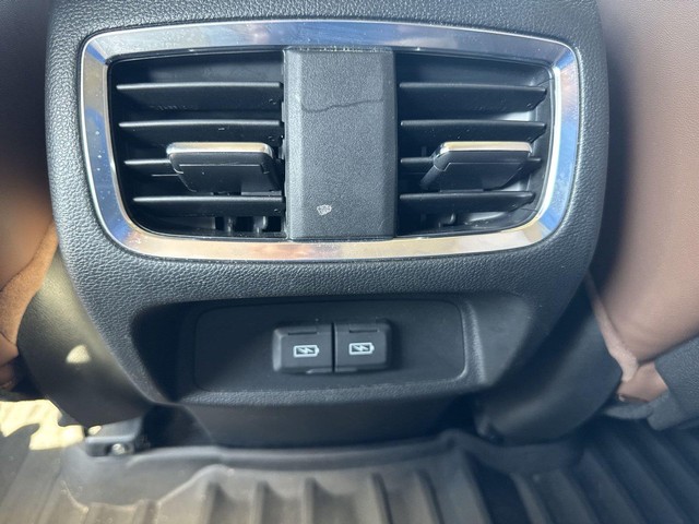 Acura RDX Vehicle Full-screen Gallery Image 26